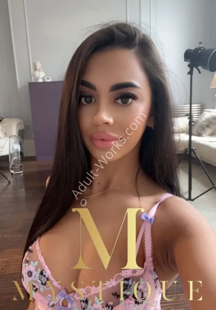 Karina, Caucasiano