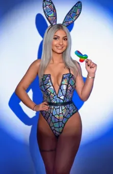 Emma Escortss, Caucasian