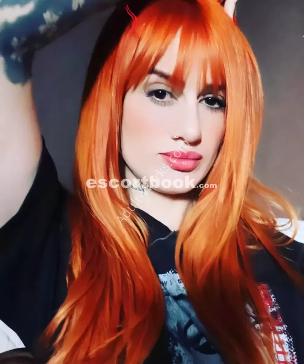 Nathalia, Caucasiano