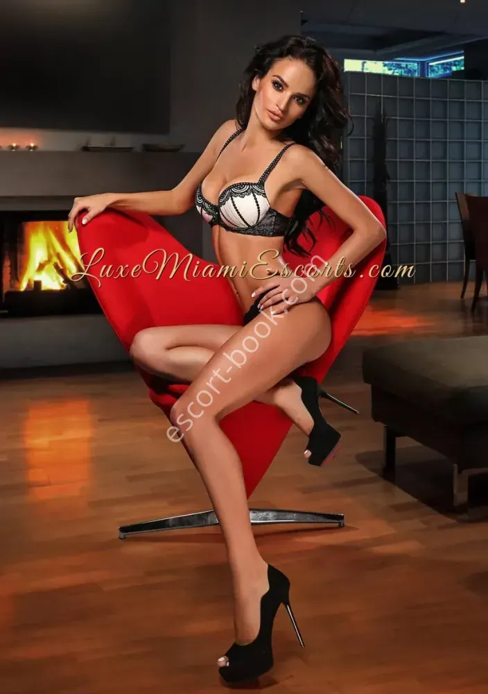 Inna, Caucasiano