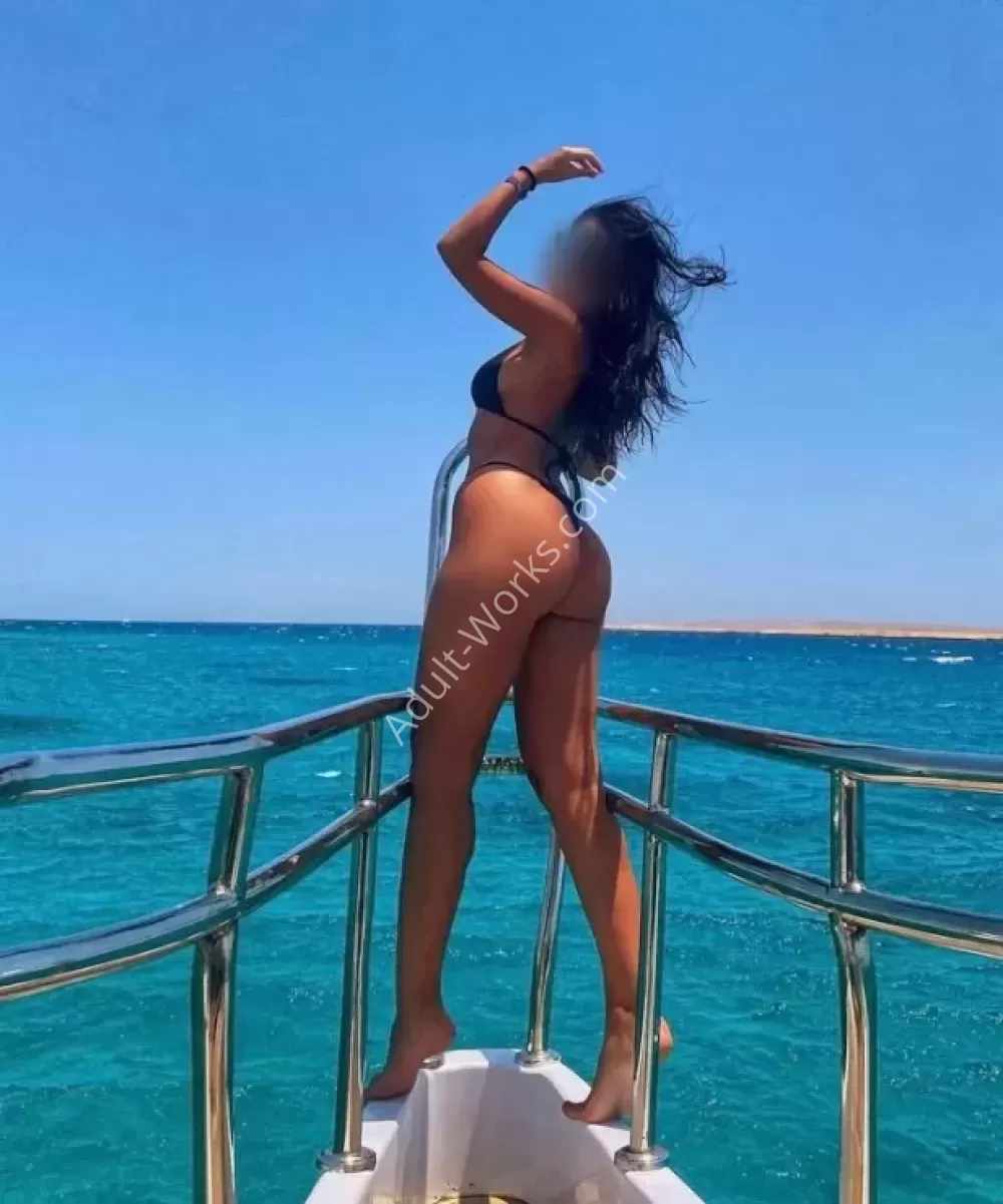 Selena Tantric & B2B Massage