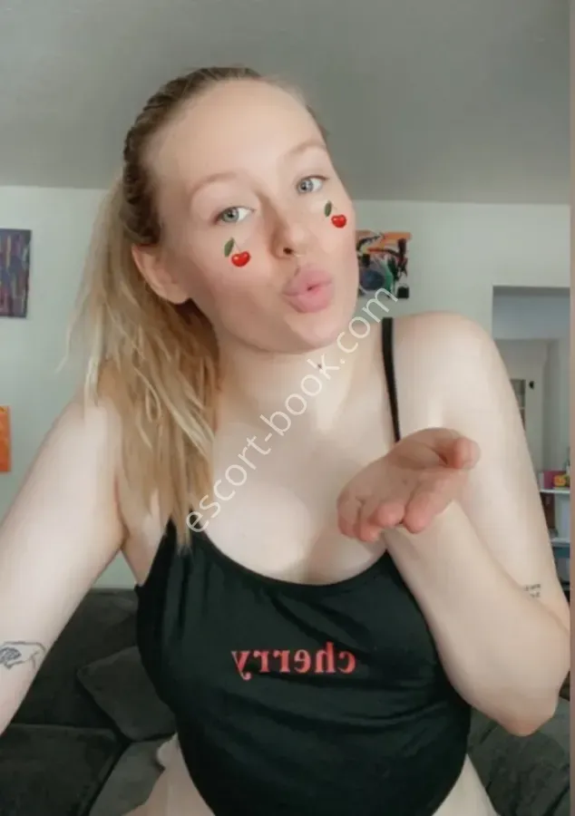 Emma Marie , Asiatique