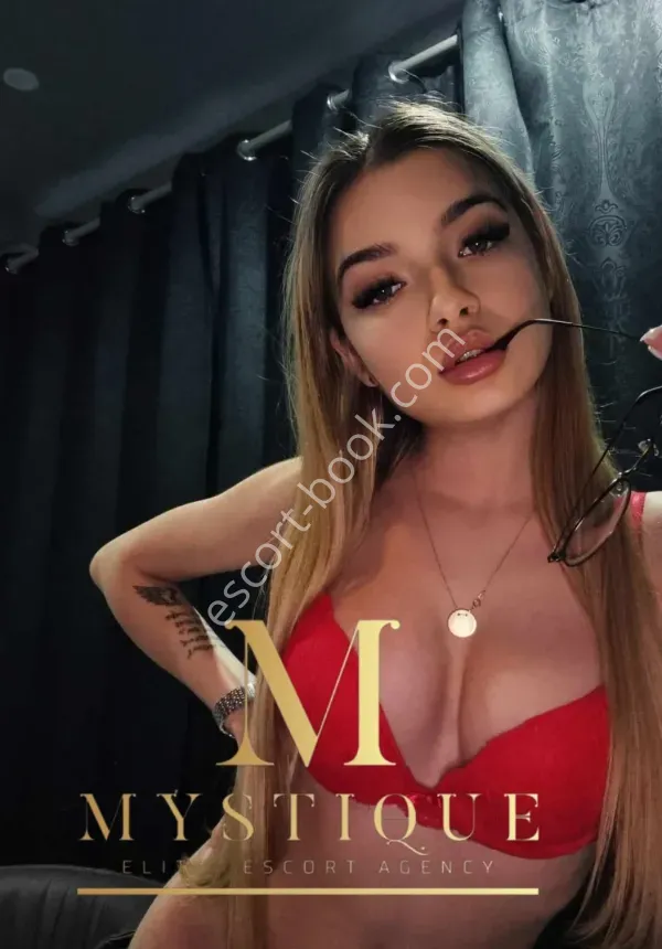 Annabella, Caucasiano