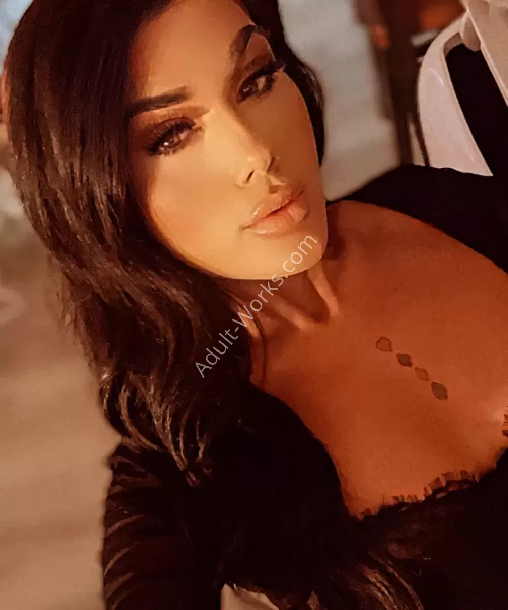 Ts Jo Jo Monroe, Latina